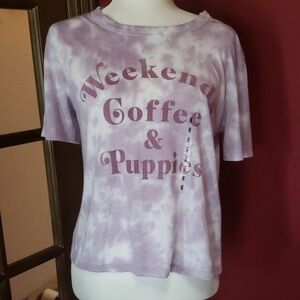 𝅺FIFTH Sun T Shirt Weekend Coffee & Puppies nwot